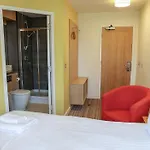 Jubilee Ground-Floor Double Bedroom *